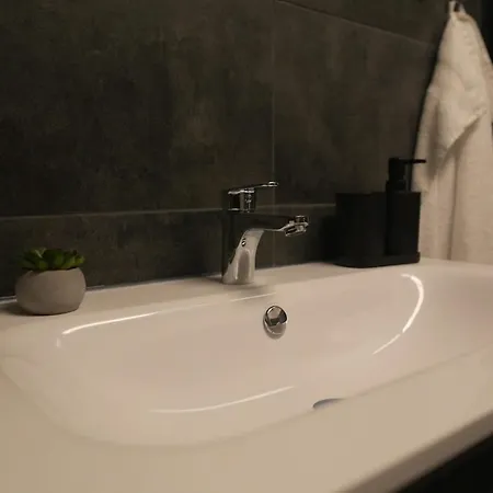 2 Schlafzimmer - Modernes In Apartment