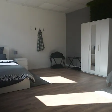Ks - 2 Schlafzimmer Mit 4 Einzelbetten In 公寓 比勒费尔德