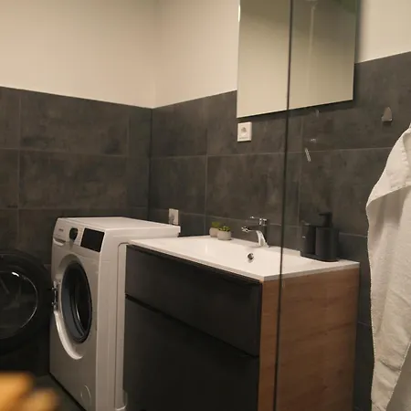 Apartman Ks - 2 Schlafzimmer Mit 4 Einzelbetten In