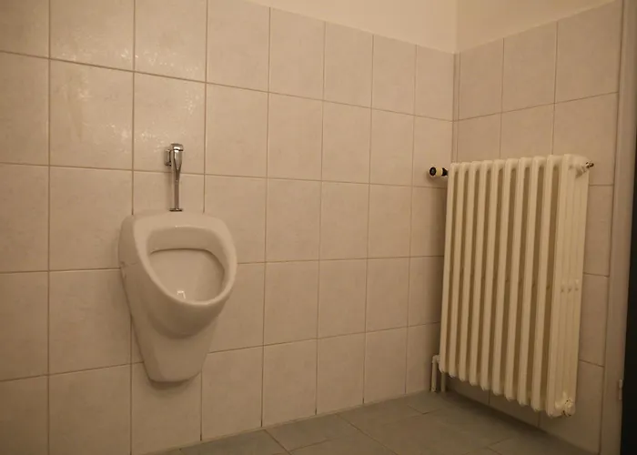 Ks - 2 Schlafzimmer Mit 4 Einzelbetten In *